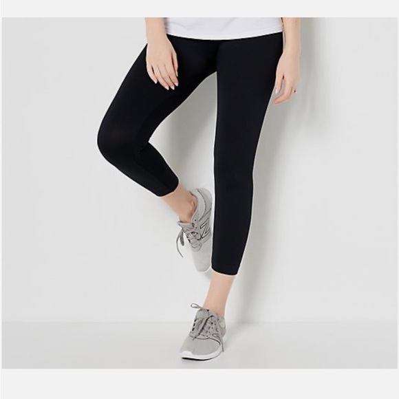 Breezies Pants - Breezies Tummy Smoothing Seamless 3/4 Cropped Leggings-Black-XL-NEW-A463927